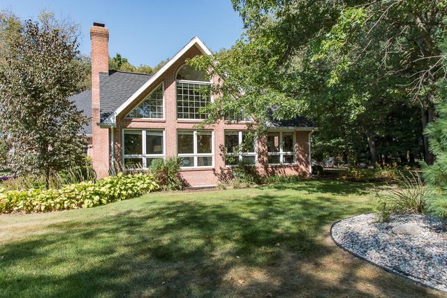 8551 Old Stone Circle, Kalamazoo, MI 49009