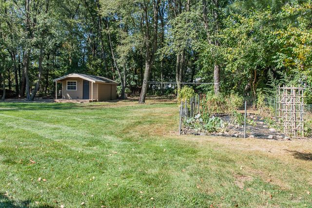 8551 Old Stone Circle, Kalamazoo, MI 49009