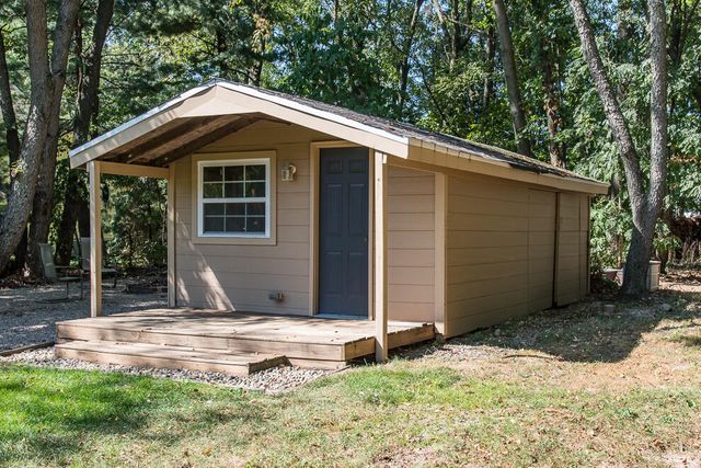 8551 Old Stone Circle, Kalamazoo, MI 49009