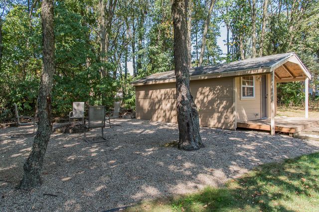 8551 Old Stone Circle, Kalamazoo, MI 49009