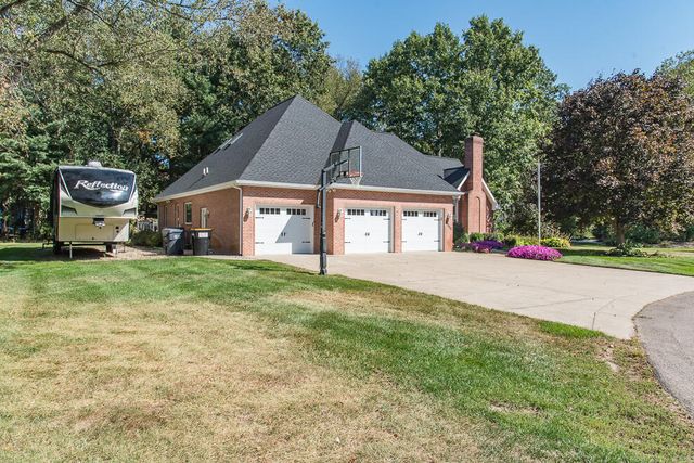 8551 Old Stone Circle, Kalamazoo, MI 49009