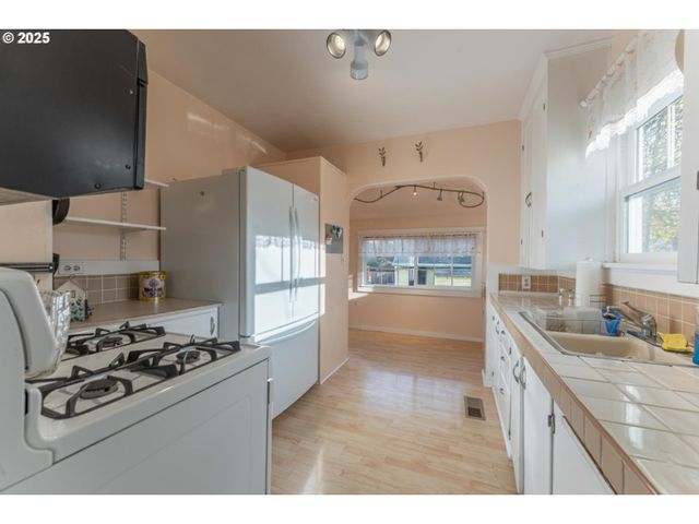 7532 N HEPPNER Ave, Portland, OR 97203