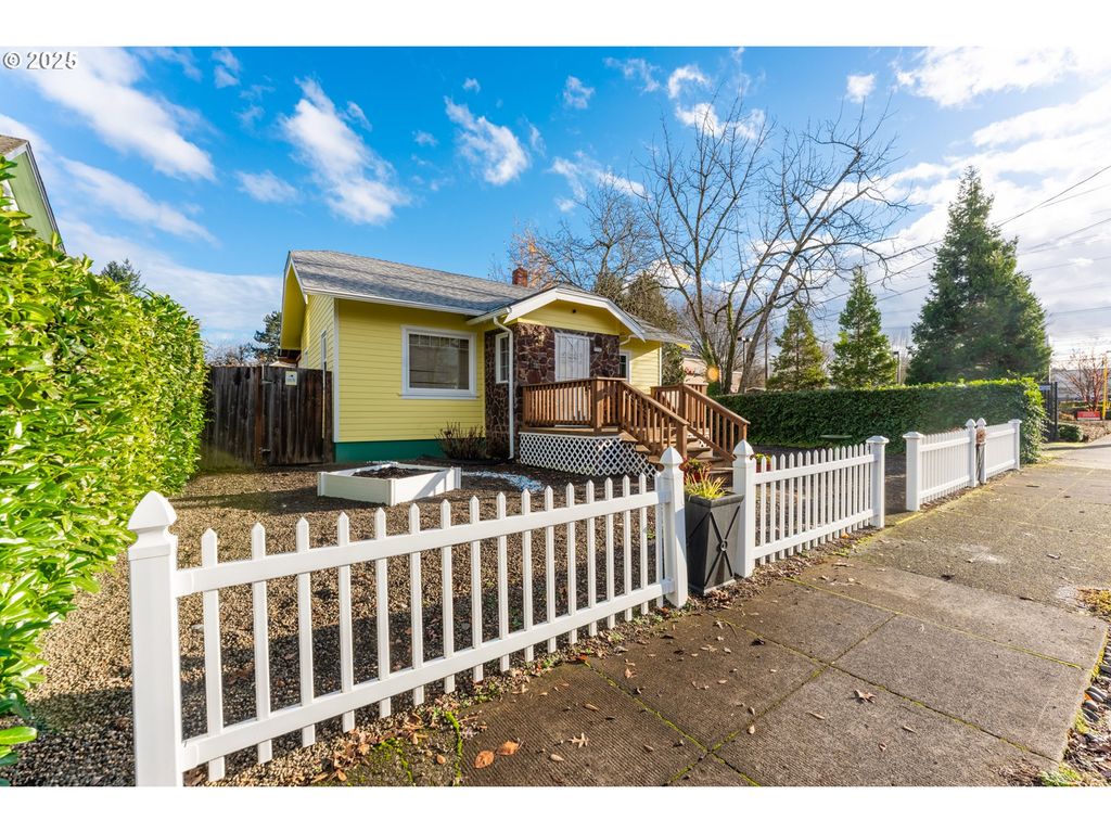 7532 N HEPPNER Ave, Portland, OR 97203