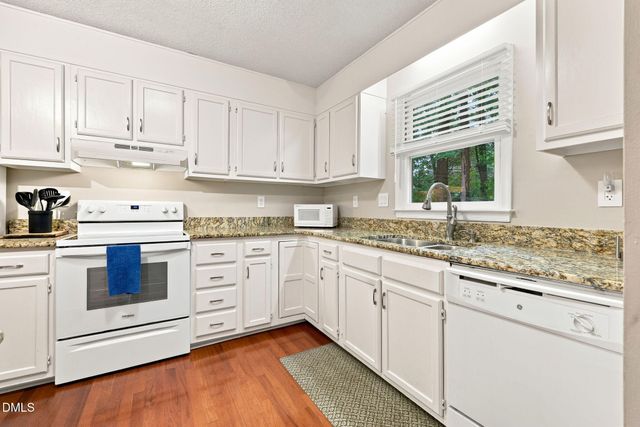 101 Cathedral Way, Cary, NC 27513