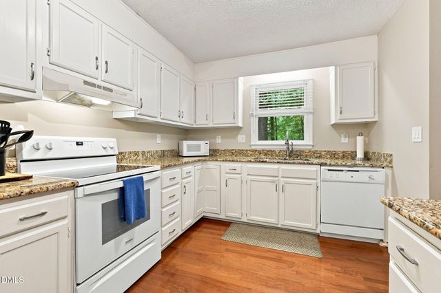 101 Cathedral Way, Cary, NC 27513