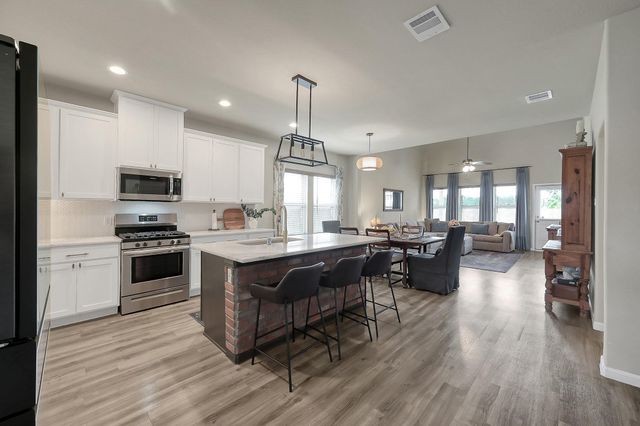 679 Red Elm Lane, Conroe, TX 77304