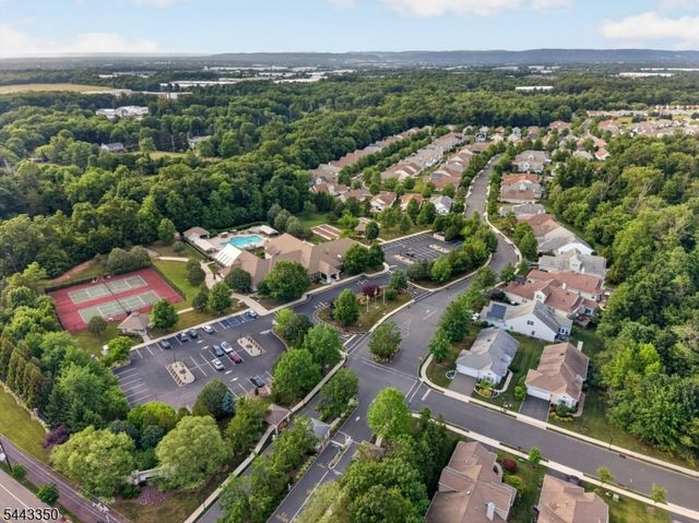 14 Daulton Dr, Franklin Twp., NJ 08873