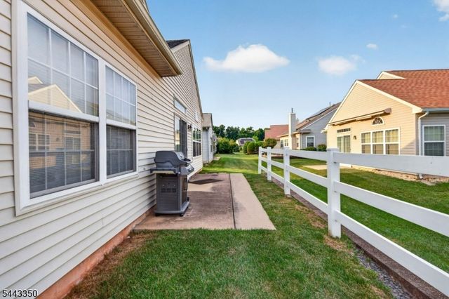 14 Daulton Dr, Franklin Twp., NJ 08873