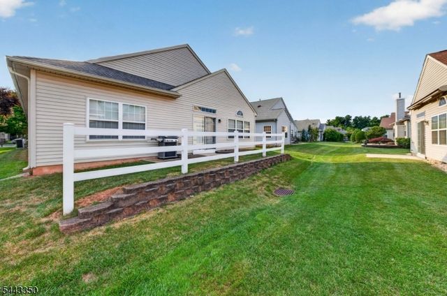 14 Daulton Dr, Franklin Twp., NJ 08873