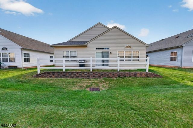 14 Daulton Dr, Franklin Twp., NJ 08873