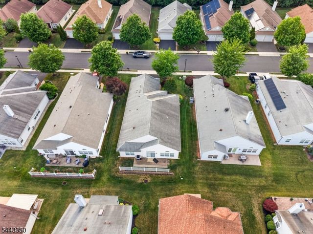 14 Daulton Dr, Franklin Twp., NJ 08873