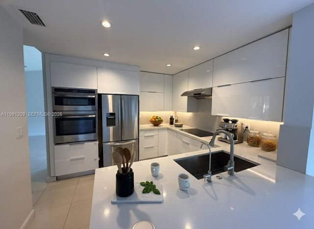 5753 NW 98th Ave, Doral, FL 33178