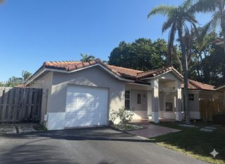 5753 NW 98th Ave, Doral, FL 33178