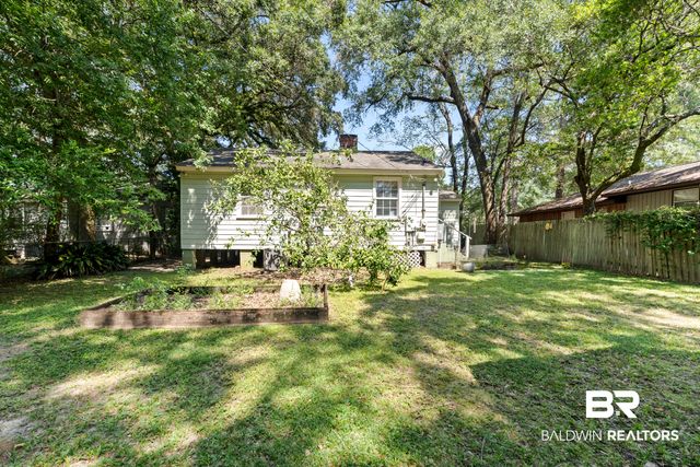 5105 E Village Circle, Mobile, AL 36608