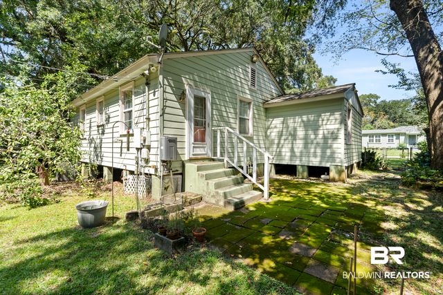 5105 E Village Circle, Mobile, AL 36608
