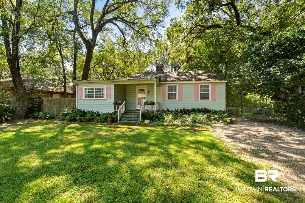 5105 E Village Circle, Mobile, AL 36608