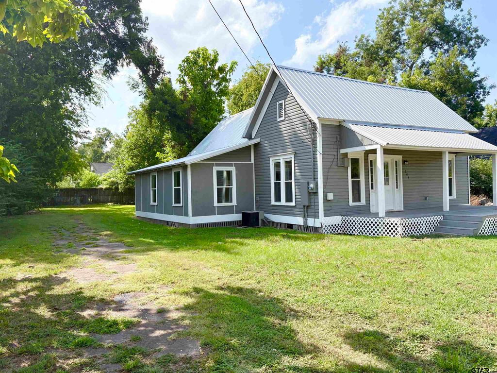 206 LIVE OAK, Winnsboro, TX 75494