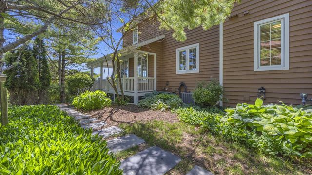 516 Sir Howard CIRCLE, Kohler, WI 53044