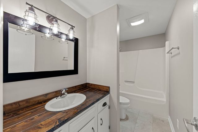 548 Jo Ann Court, Lockport, IL 60441