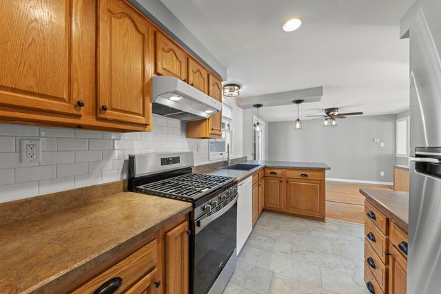 548 Jo Ann Court, Lockport, IL 60441