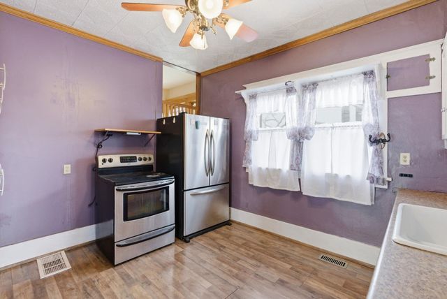 1214 W Riverside, Wichita, KS 67203