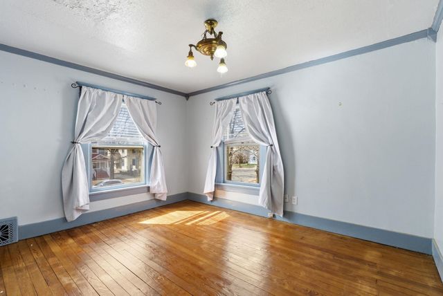 1214 W Riverside, Wichita, KS 67203