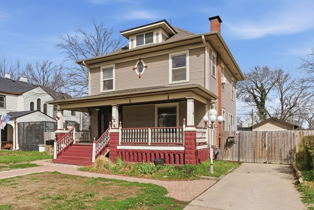 1214 W Riverside, Wichita, KS 67203