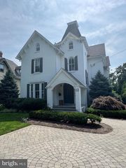105 ARDMORE AVE, Ardmore, PA 19003