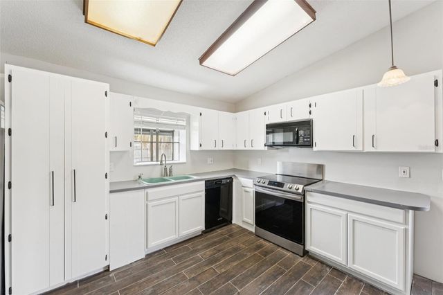 40 FLOWER HILL LANE, Palm Coast, FL 32137