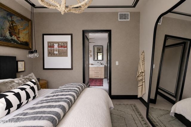 61 W WILSHIRE Drive, Phoenix, AZ 85003