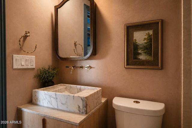 61 W WILSHIRE Drive, Phoenix, AZ 85003