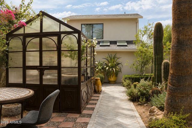 61 W WILSHIRE Drive, Phoenix, AZ 85003