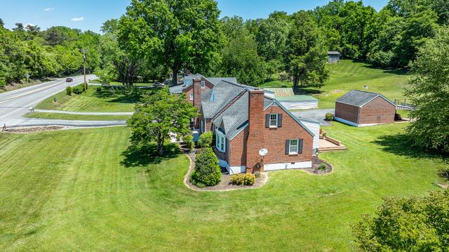 5654 Lee Hwy, Troutville, VA 24175