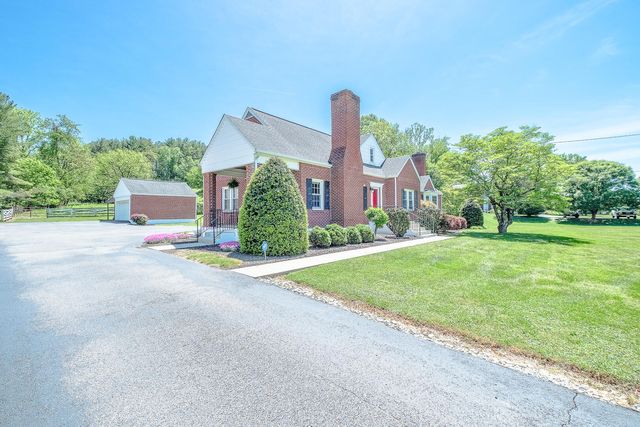 5654 Lee Hwy, Troutville, VA 24175