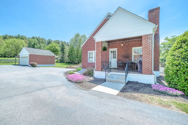 5654 Lee Hwy, Troutville, VA 24175
