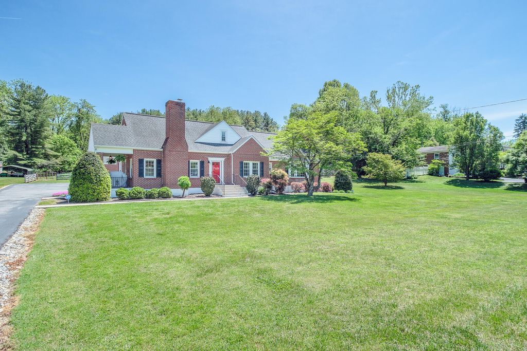 5654 Lee Hwy, Troutville, VA 24175