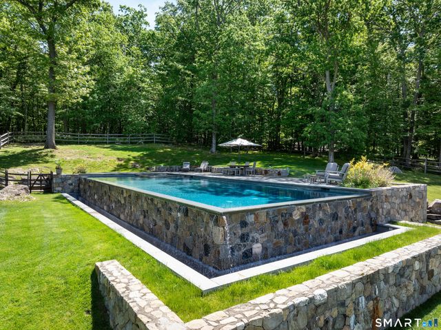 240 Umpawaug Road, Redding, CT 06896