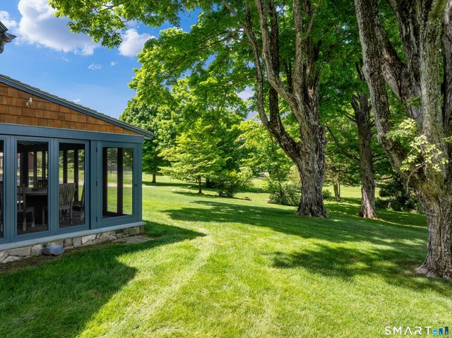 240 Umpawaug Road, Redding, CT 06896
