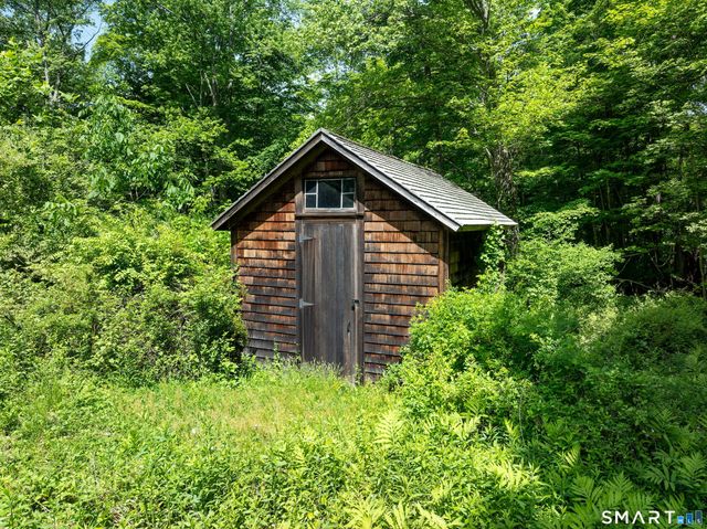 240 Umpawaug Road, Redding, CT 06896