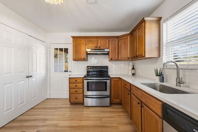 287 Pecan Drive, Pottsboro, TX 75076