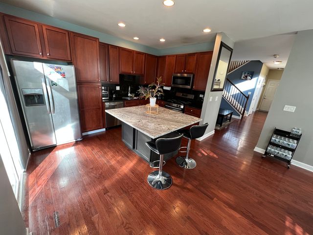 380 Risen Star Lane 380, Oswego, IL 60543