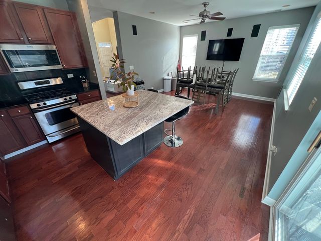 380 Risen Star Lane 380, Oswego, IL 60543