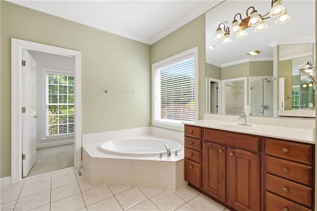 105 Creekstone Court, Winston-salem, NC 27104