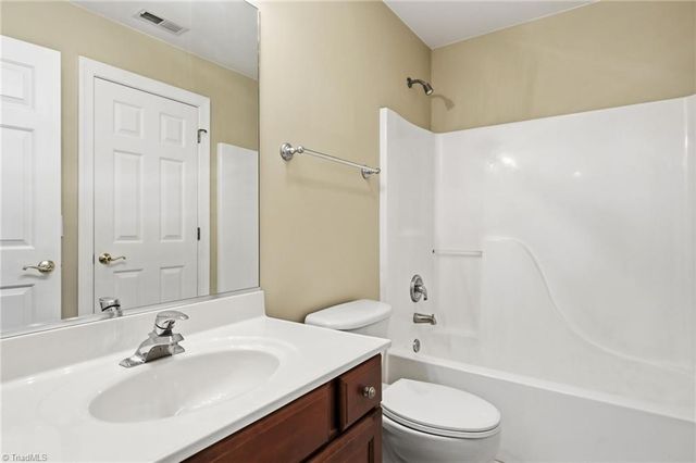 105 Creekstone Court, Winston-salem, NC 27104
