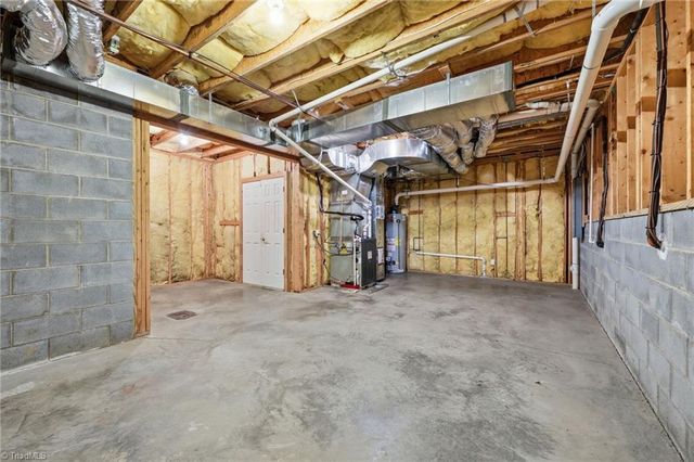 105 Creekstone Court, Winston-salem, NC 27104