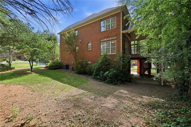 105 Creekstone Court, Winston-salem, NC 27104