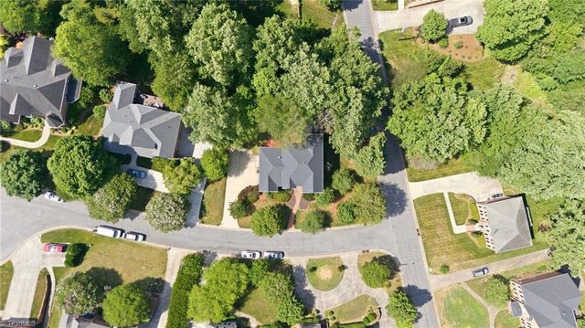 105 Creekstone Court, Winston-salem, NC 27104
