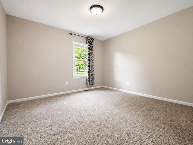 15 ENGLISH OAK CIR, Fredericksburg, VA 22408