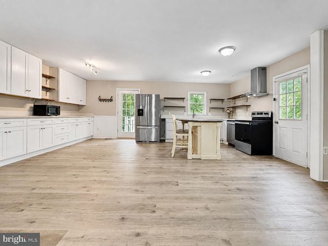 15 ENGLISH OAK CIR, Fredericksburg, VA 22408