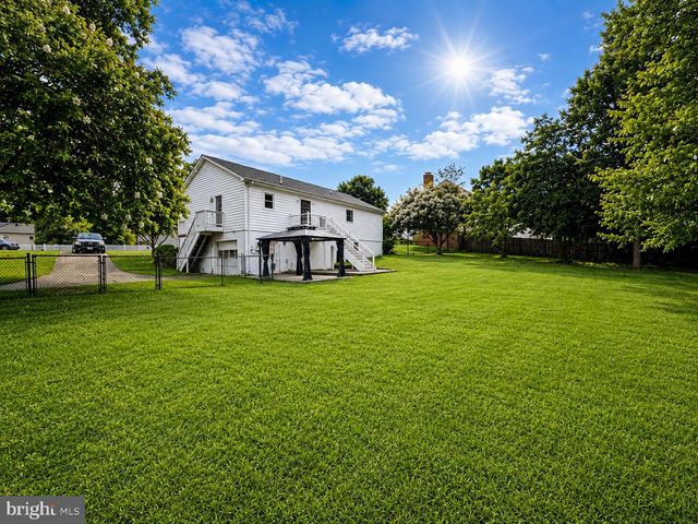 15 ENGLISH OAK CIR, Fredericksburg, VA 22408